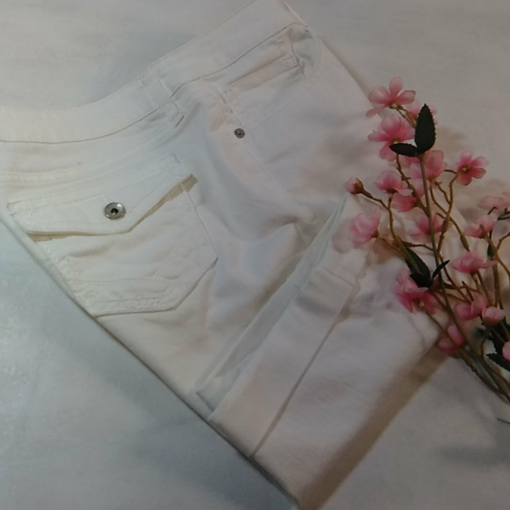 A. N. A shorts women's size 31/12 P